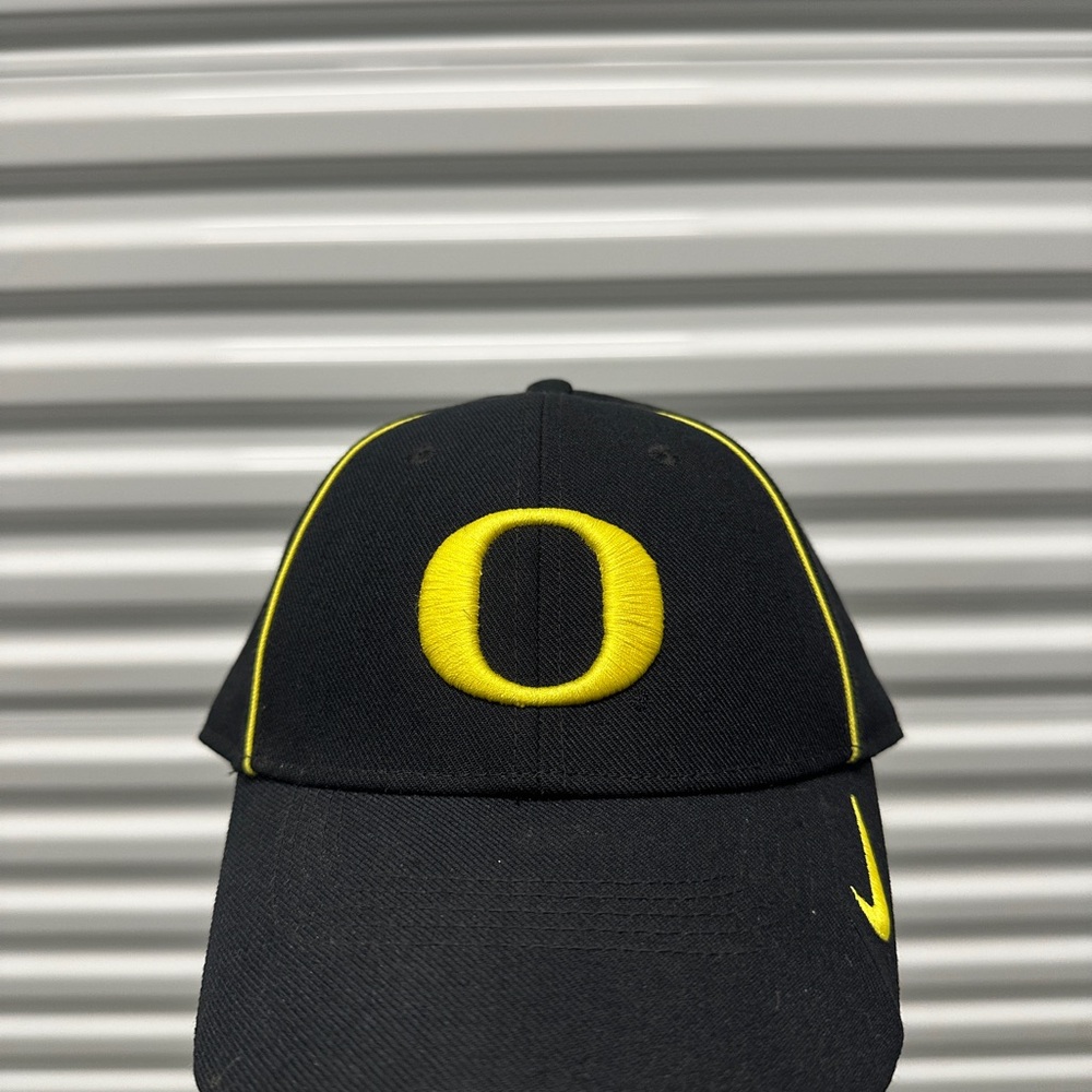 Nike Oregon Ducks Black Legacy9I Dri-Fit Strapback Hat Cap NCAA Football